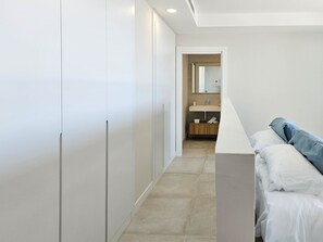 4 bedrooms