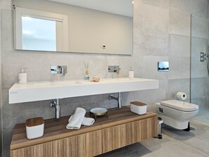 Shower, hair dryer - Townhouse with sea views Evergreen Homes (Mijas Costa)