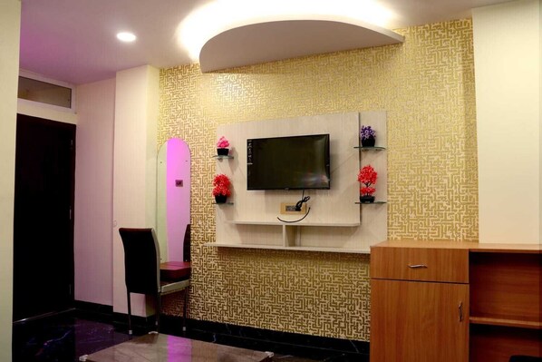 豪華雙人房, 露台, 城市景 | 房內夾萬、隔音、免費 Wi-Fi、床單