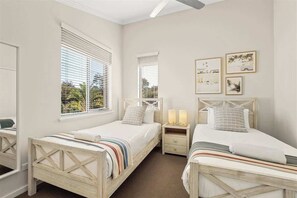 3 chambres, fer et planche à repasser, Wi-Fi, draps fournis