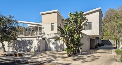 Casa Indigo—Modern Bushland Retreat by the Sea