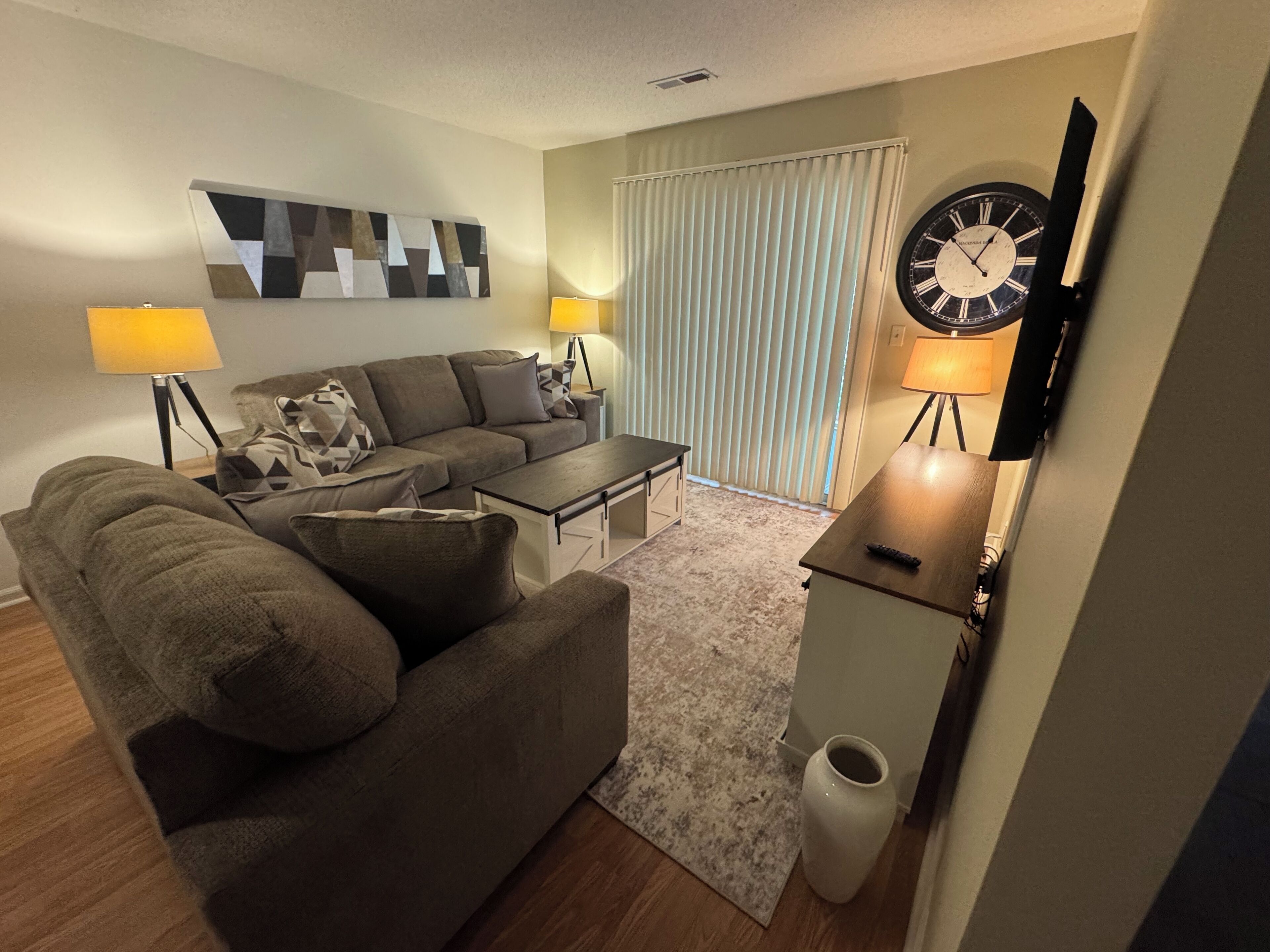 Charming 2-bedroom Condo In Tranquil Wilmington For 30+ Day Stays - Wilmington, NC