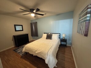 2 bedrooms, desk, iron/ironing board, free WiFi