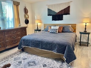 2 chambres, fer et planche à repasser, lit parapluie, Wi-Fi gratuit