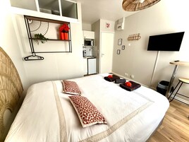 Estúdio urbano, 1 quarto, para não fumantes | Wi-Fi de cortesia, roupa de cama