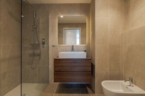 Apartment, Balkon, Meerblick | Badezimmer | Haartrockner, Handtücher