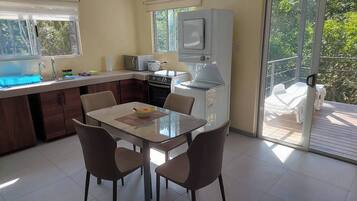 Villa, 1 Bedroom, Accessible, Private Pool | Ruang makan