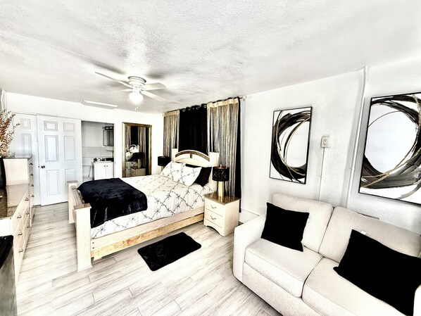 1 bedroom, bed sheets