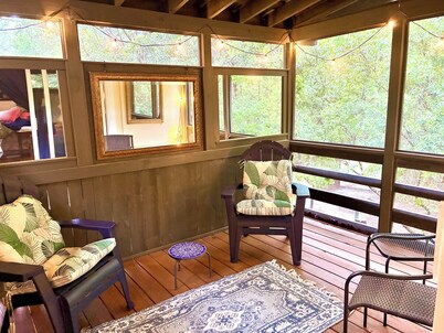 The Marsh Princess - Cozy, Artistic Studio Home in Historic McClellanville, SC