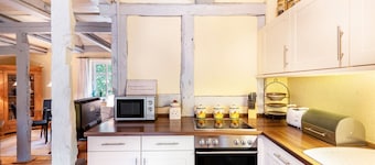 Holiday Home 'Altes Nachtwächterhaus' with Private Terrace and Wi-Fi