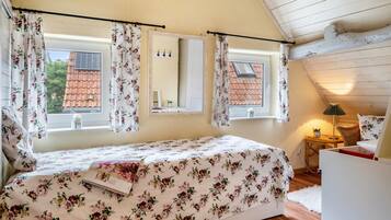 2 bedrooms, WiFi, bed sheets