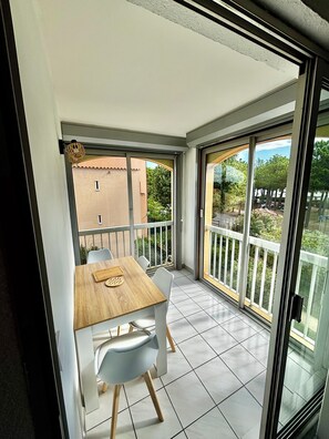 Dining - Seaside apartment, sleeps 4 (Argelès-sur-Mer)