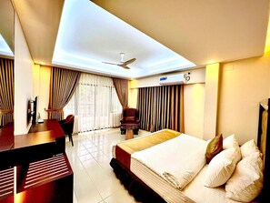 ห้องเอ็กเซกคิวทีฟ, เตียงคิงไซส์ 1 เตียง, วิวเมือง | พื้นที่ทำงานแบบใช้แล็ปท็อป, ห้อ งเก็บเสียง, เตารีด/โต๊ะรีดผ้า, Wi-Fi ฟรี