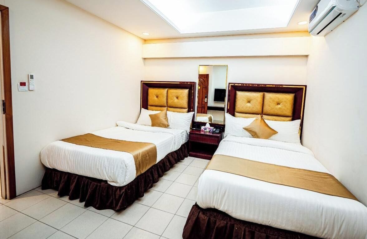 Executive Twin Room, Balcony | Ruang kerja komputer riba, kalis bunyi, seterika/papan seterika 