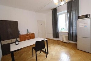 Basic Double Room | Desk, laptop workspace, iron/ironing board, free WiFi