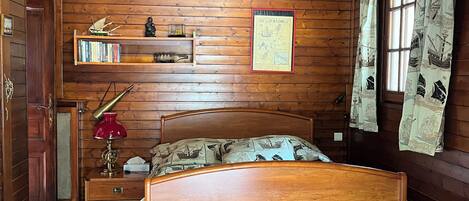 1 bedroom, desk, iron/ironing board, free WiFi