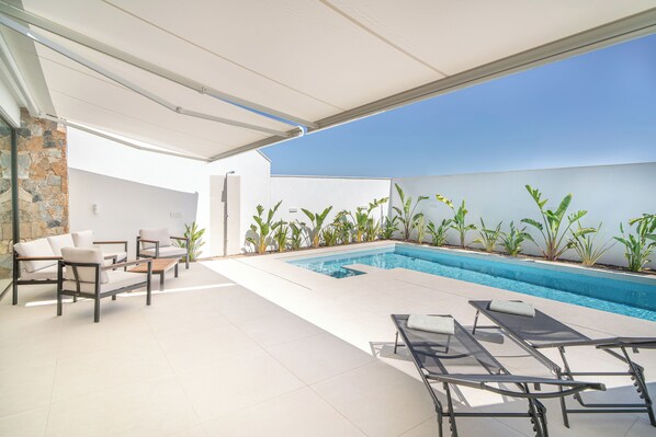 Outdoor pool, a heated pool