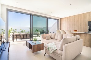 Smart-TV, fotballspill og filmbibliotek