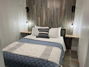 7 bedrooms, desk, travel crib, free WiFi