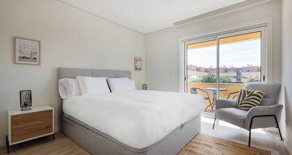 The Pine Flat with Pool at Furadouro