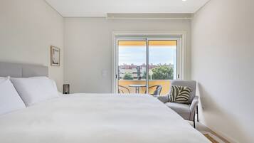 Condo familiar, vista a la alberca | Tabla de planchar con plancha, wifi gratis y ropa de cama