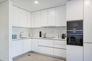Family Condo, Pool View | Private kitchen | Toaster
