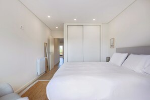 Family Condo, Pool View | Iron/ironing board, free WiFi, bed sheets