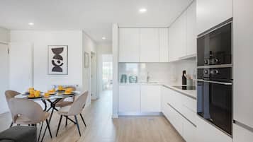 Family Condo, Pool View | Private kitchen | Toaster