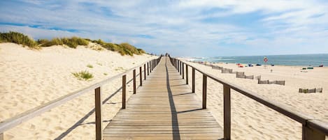 Plage à proximité, sable blanc