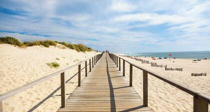 The Pine Flat with Pool at Furadouro