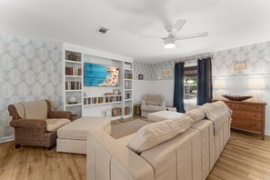 House, Multiple Beds (Cottage Haven) | Living area