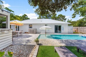 House, Multiple Beds (Cottage Haven) | Pool | Outdoor pool