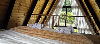 Cozy 2-bedroom chalet in wonderful Tba with AC