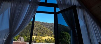 Cozy 2-bedroom chalet in wonderful Tba with AC