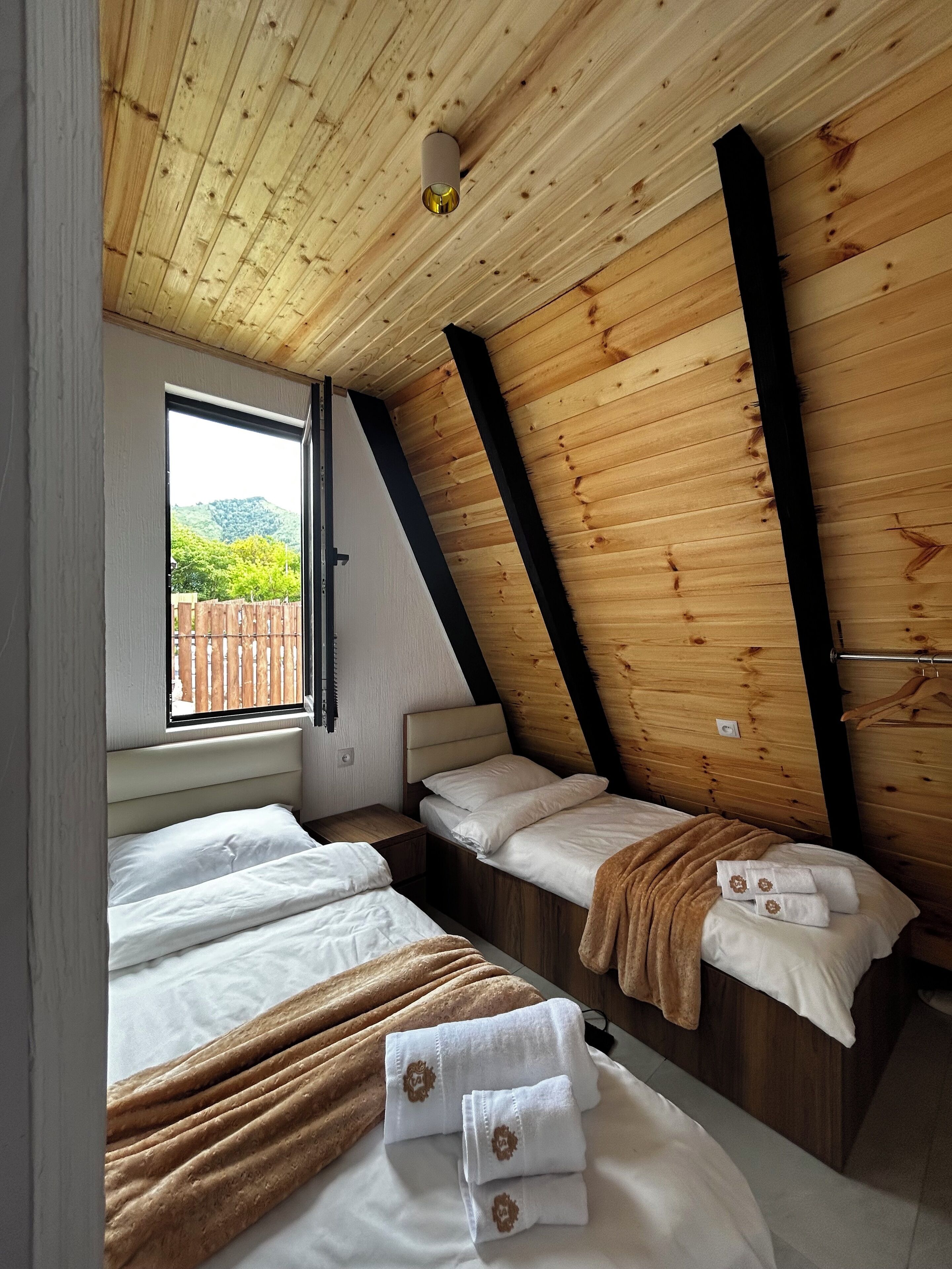 2 間睡房、熨斗/熨衫板、Wi-Fi、床單