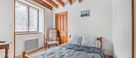 3 bedrooms, iron/ironing board, WiFi