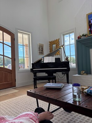 Interior - Custom new construction in private enclave Just minutes to Bryant Denny stadium (Northport)