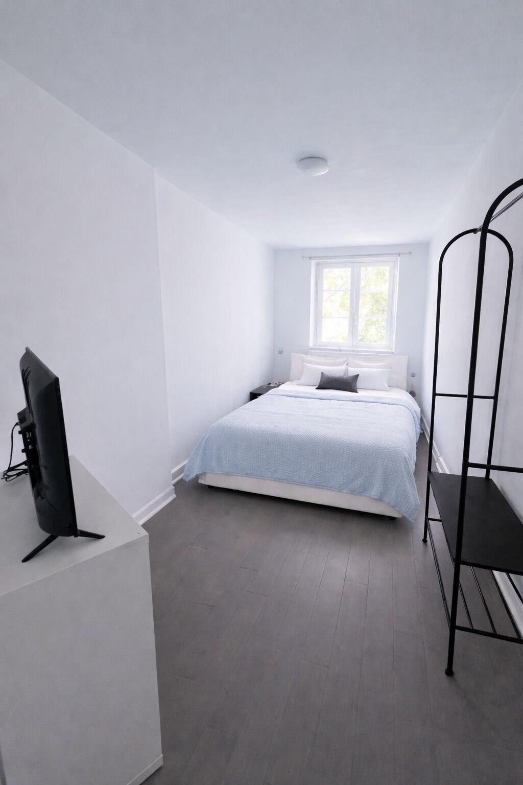 1 slaapkamer, een strijkplank/strijkijzer, wifi, beddengoed