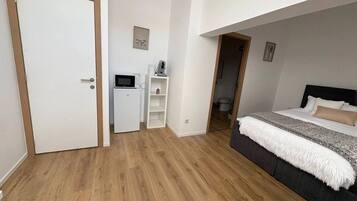 1 chambre, fer et planche à repasser, lit parapluie, Wi-Fi