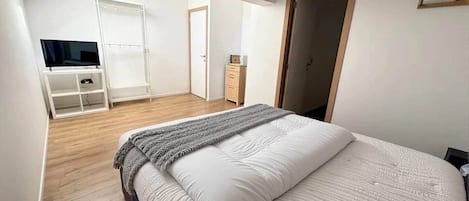 1 chambre, fer et planche Ă repasser, Wi-Fi, draps fournis