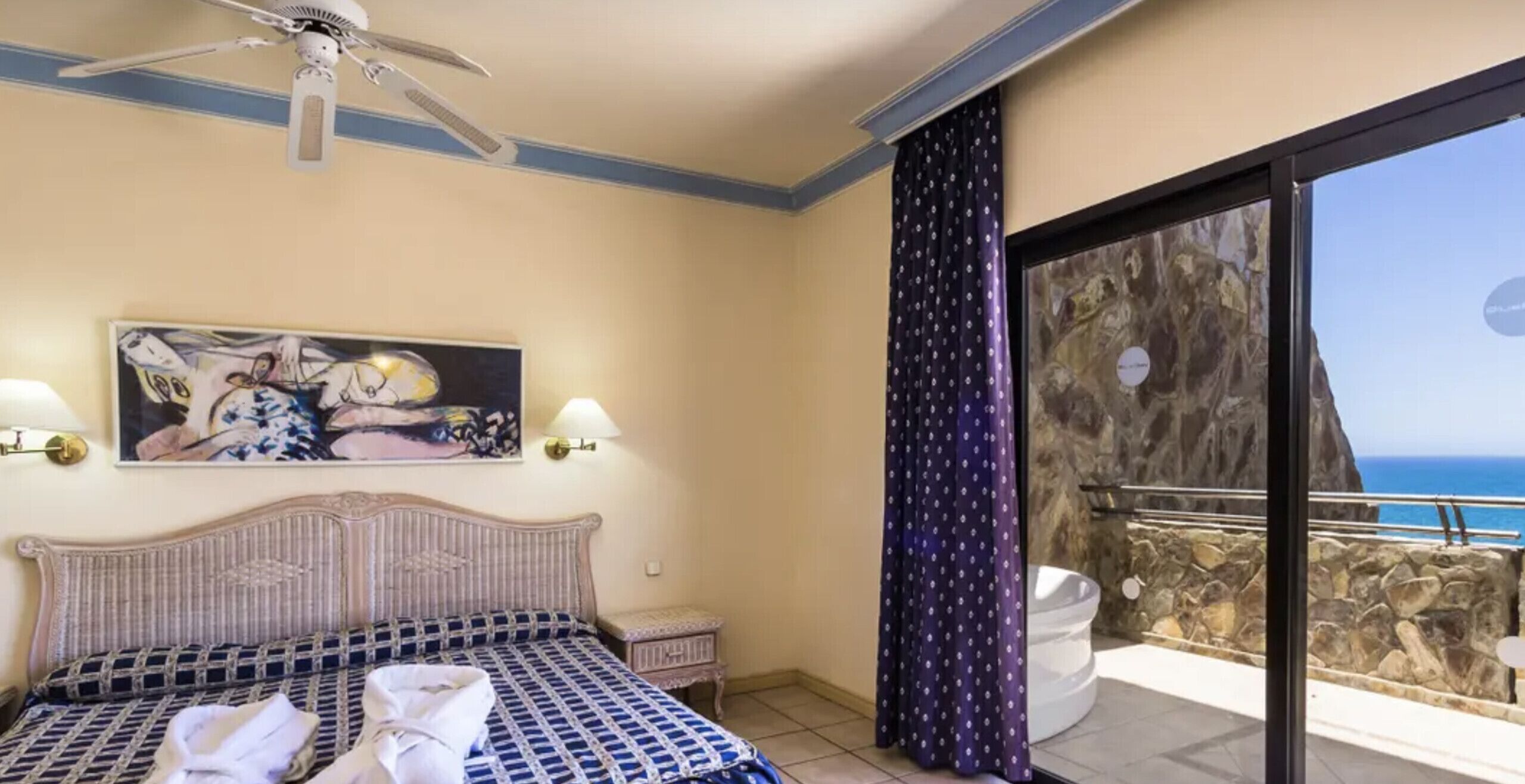 2 slaapkamers, een strijkplank/strijkijzer, wifi, beddengoed