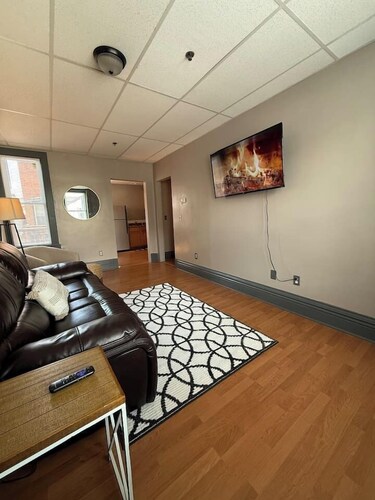 Modern 2BR w/ Ensuite | Downtown Morgantown | WVU