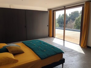 4 chambres, fer et planche à repasser, Wi-Fi, draps fournis