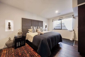 4 bedrooms, iron/ironing board, travel cot, WiFi