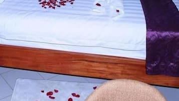 Quarto casal luxo, vista para o jardim | Wi-Fi de cortesia, roupa de cama