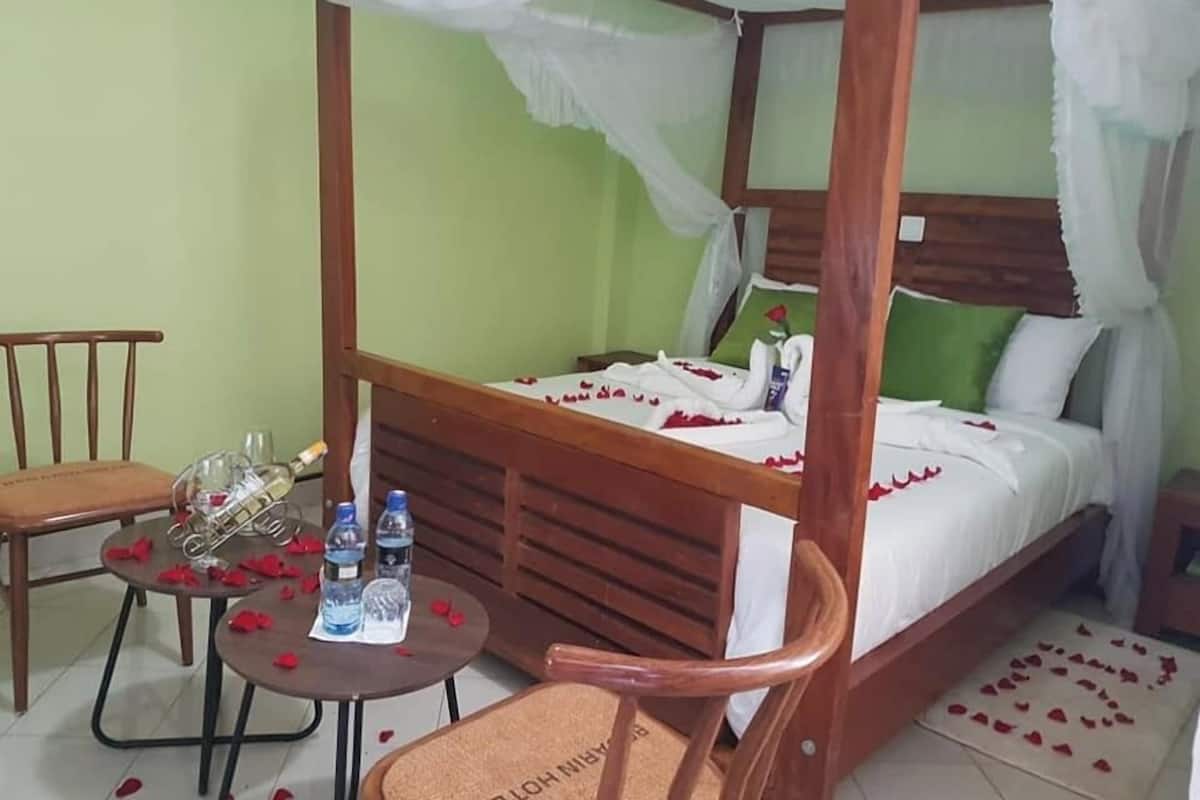 Executive Double Room, Garden View | WiFi (free), bed sheets