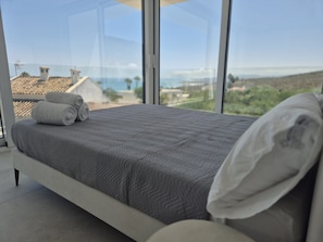 4 bedrooms, WiFi, bed sheets