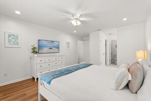 2 bedrooms, iron/ironing board, internet, bed sheets