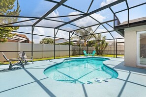 Pool - 10 Minutes to Disney! Villa with Pool & Game Room (Kissimmee)