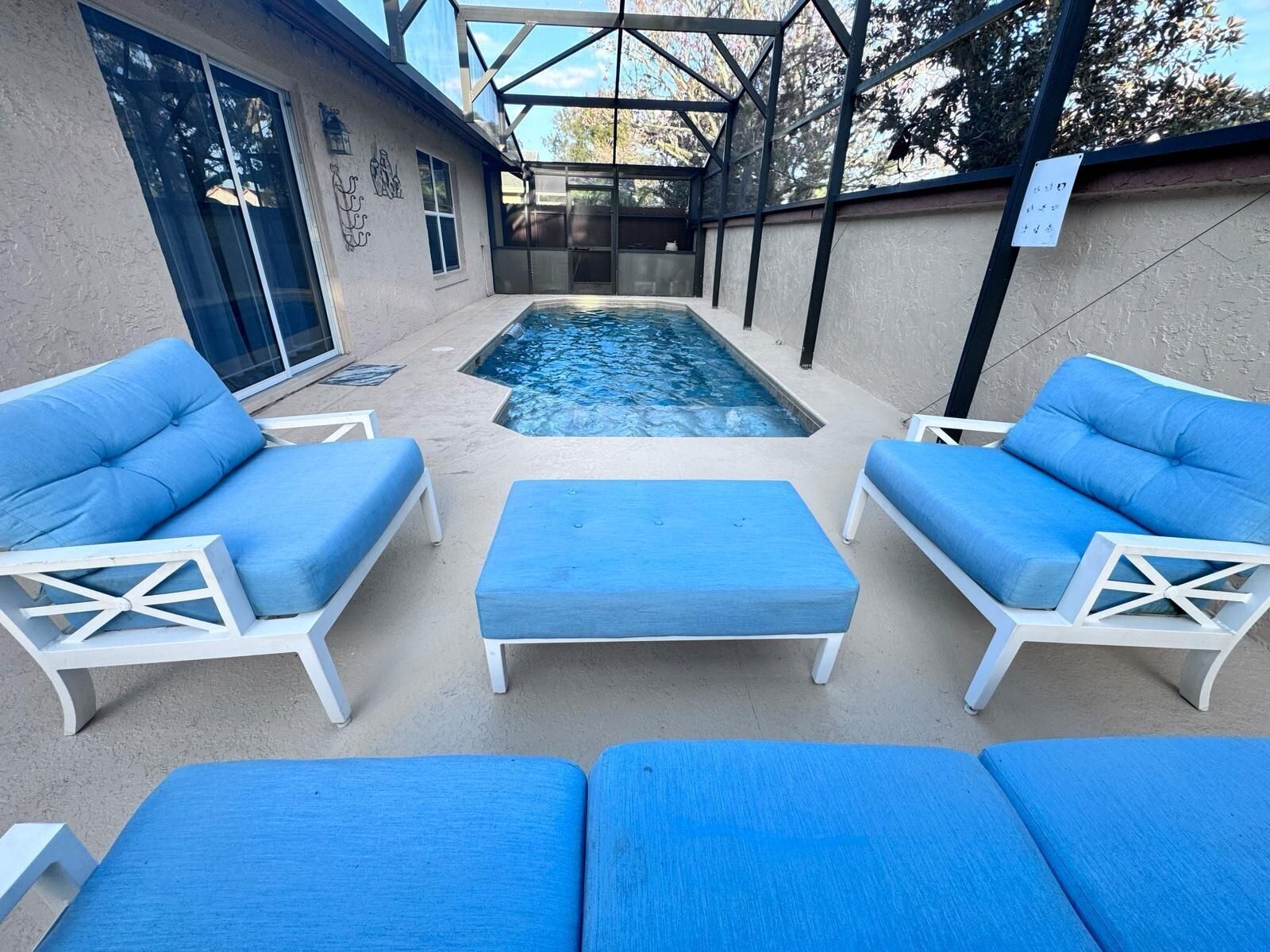 Een verwarmd zwembad